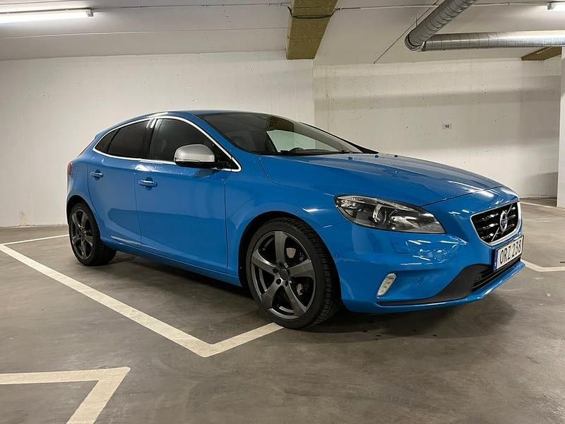 Begagnad Volvo V40 R-Design 115 HK (84 kW) 2015