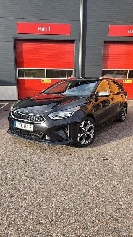 Svart Begagnad 2020 Kia Ceed 2 Kombi | 180 000 kr (Superpris) - Bild 1/4