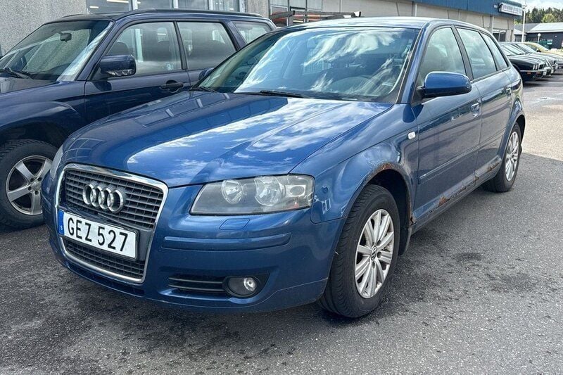 Ljusblå Begagnad 2007 Audi A3 Sportback Attraction Halvkombi | 8 900 kr (Superpris) - Bild 1/4