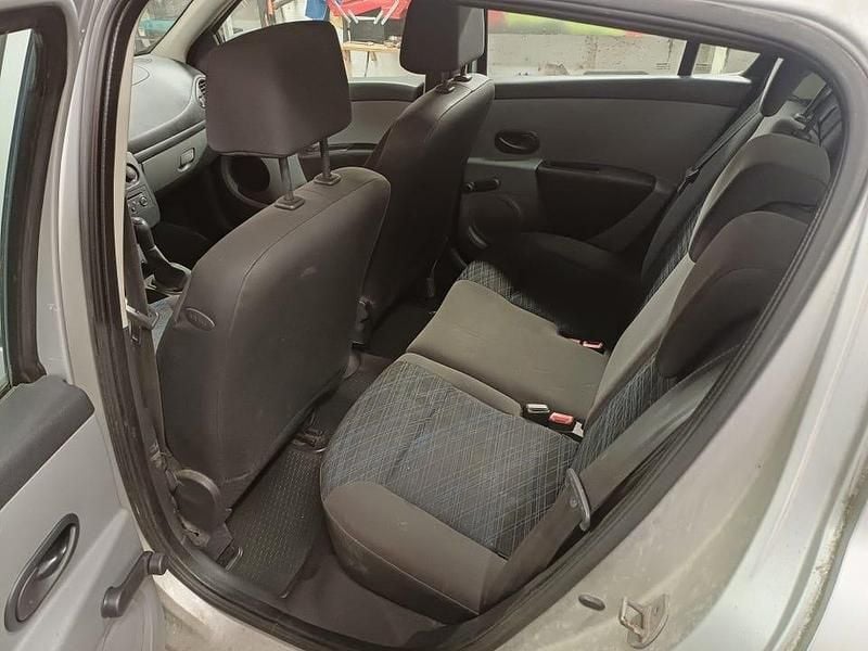 Begagnad Renault Clio R.S. 75 HK (55 kW) 2007 Halvkombi