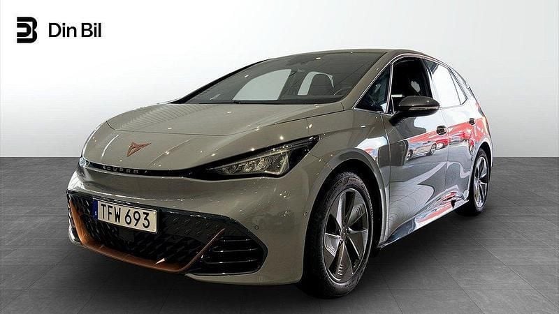 Ljusgrå (vapor grey) Begagnad 2022 Cupra Born Halvkombi | 279 900 kr (Lite dyr) - Bild 1/4