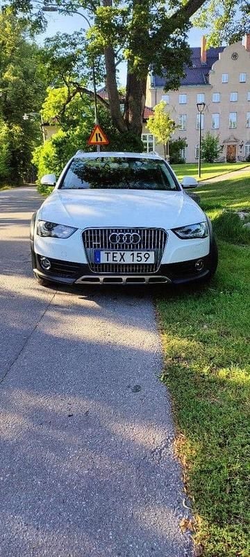 Vit Begagnad 2015 Audi A4 Allroad Kombi | 155 000 kr (Marknadspris) - Bild 1/4