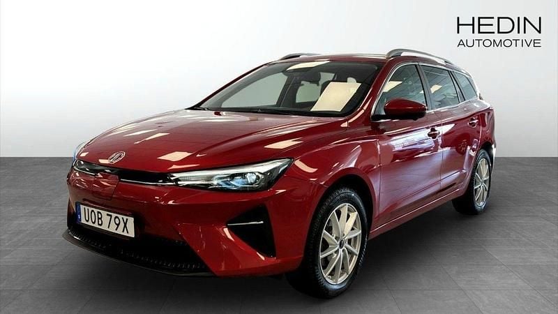 Röd (red) Begagnad 2022 MG MG5 EV Luxury Kombi | 234 900 kr (Marknadspris) - Bild 1/4