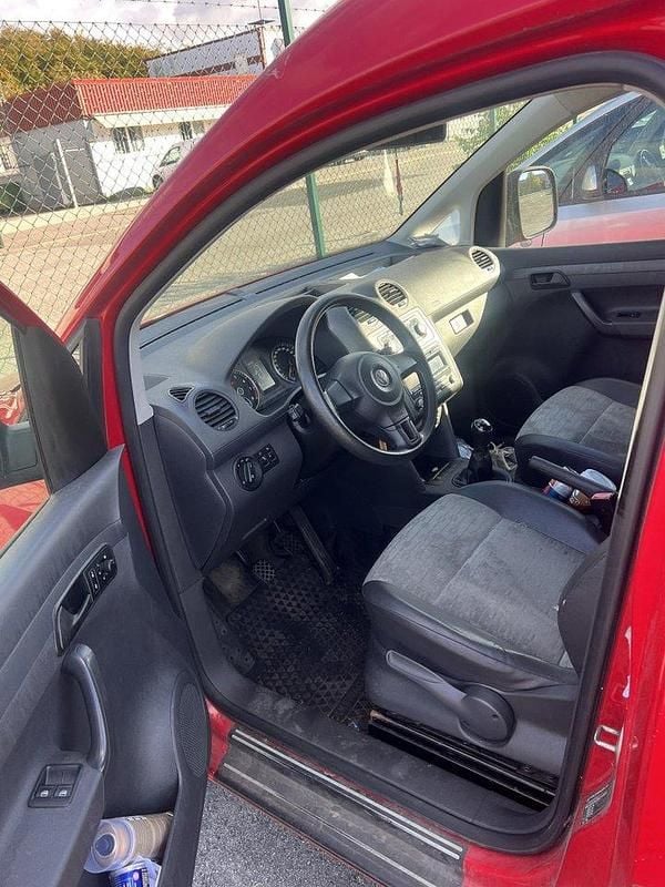 Röd Begagnad 2013 VW Caddy Minibuss | 36 500 kr (Superpris) - Bild 1/4