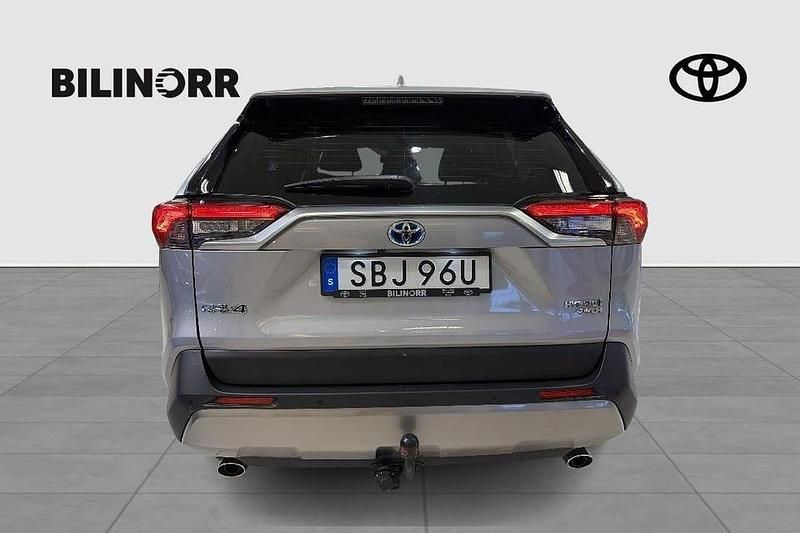 Begagnad Toyota RAV4 Hybrid Active 224 HK (164 kW) 2022 Silver SUV