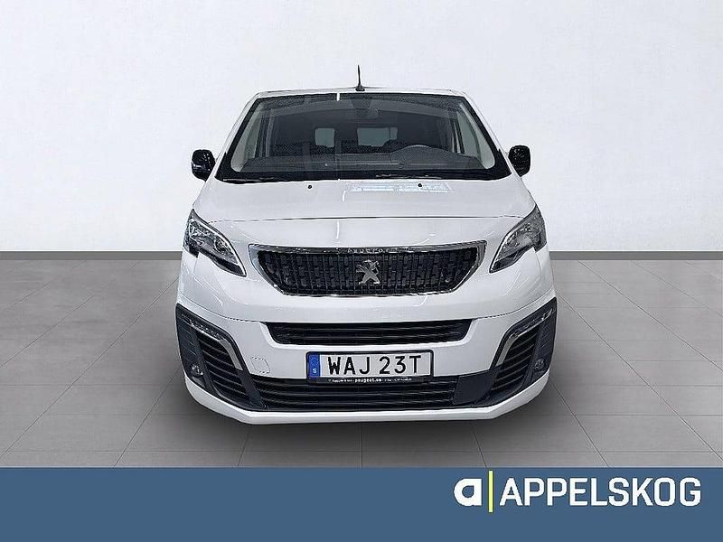 Begagnad Peugeot e-Traveller Business-Line 100 kW (136 HK) 2023 Vit Minibuss