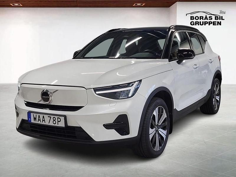 Vit Begagnad 2023 Volvo XC40 Core SUV | 289 000 kr - Bild 1/4