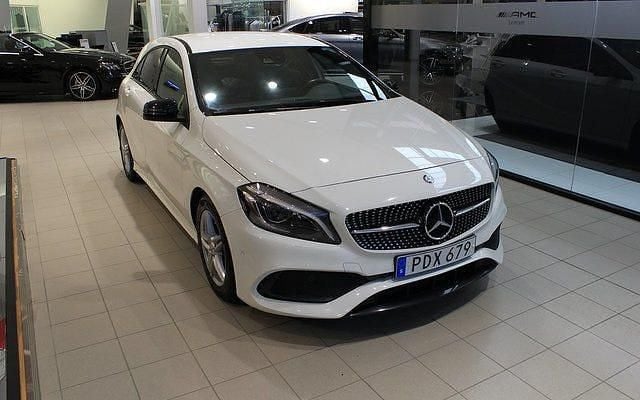 Begagnad 2017 Mercedes A180 Halvkombi | 159 000 kr (Marknadspris) - Bild 1/4