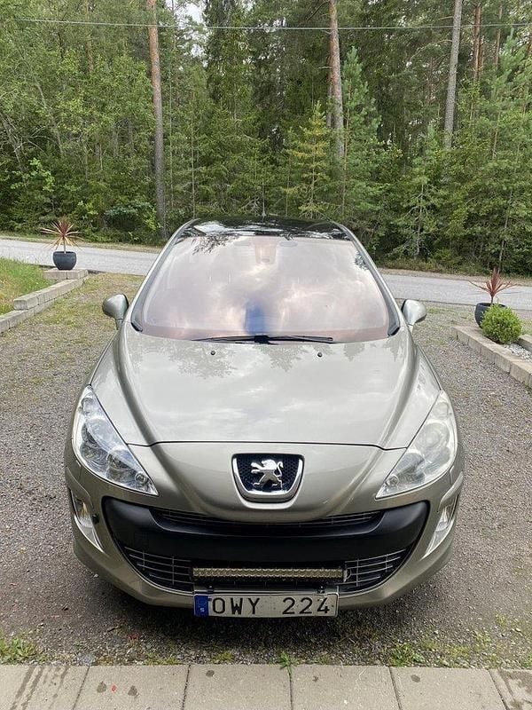 Grå Begagnad 2010 Peugeot 308 Halvkombi | 47 900 kr (Bra pris) - Bild 1/4
