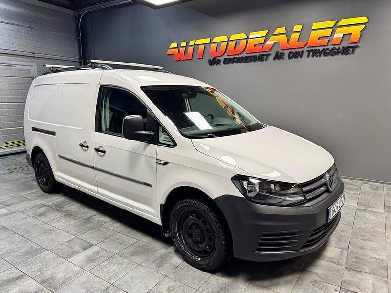 Vit Begagnad 2017 VW Caddy Maxi Minibuss | 149 900 kr (Superpris) - Bild 1/4