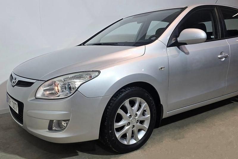 Begagnad Hyundai i30 116 HK (85 kW) 2008 Silver