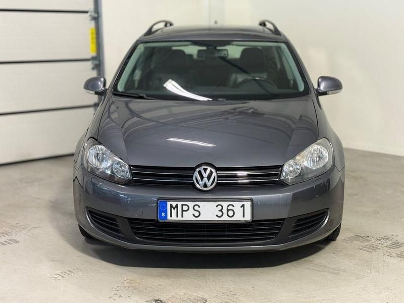 Begagnad VW Golf VI 105 HK (77 kW) 2011 Grå Halvkombi