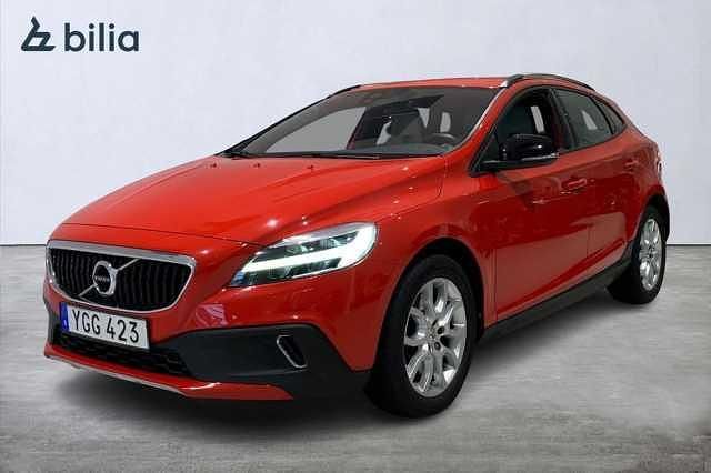 Begagnad 2017 Volvo V40 Momentum Halvkombi | 154 900 kr (Bra pris) - Bild 1/3