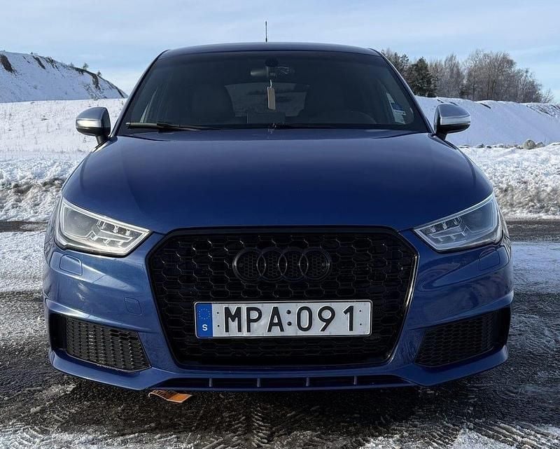 Begagnad Audi S1 Sportback 231 HK (169 kW) 2015 Blå Halvkombi