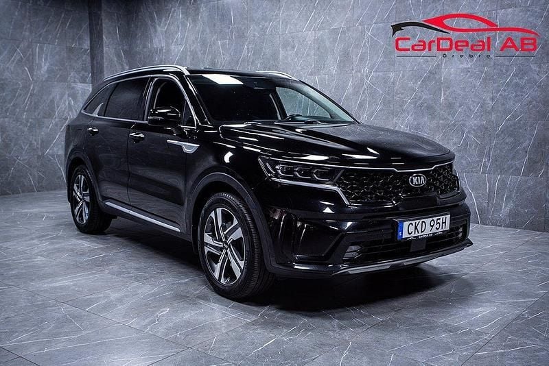 Svart Begagnad 2021 Kia Sorento SUV | 309 800 kr (Marknadspris) - Bild 1/4