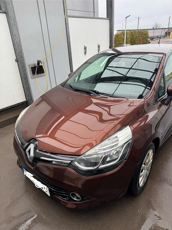 Brun Begagnad 2014 Renault Clio IV Halvkombi | 59 500 kr (Marknadspris) - Bild 1/4
