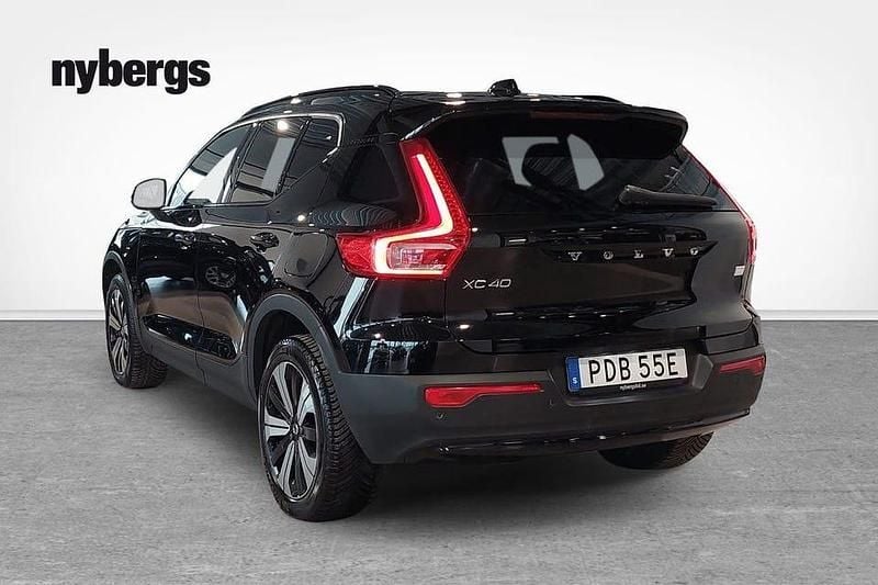 Begagnad Volvo XC40 Plus 175 kW (238 HK) 2023 Svart SUV