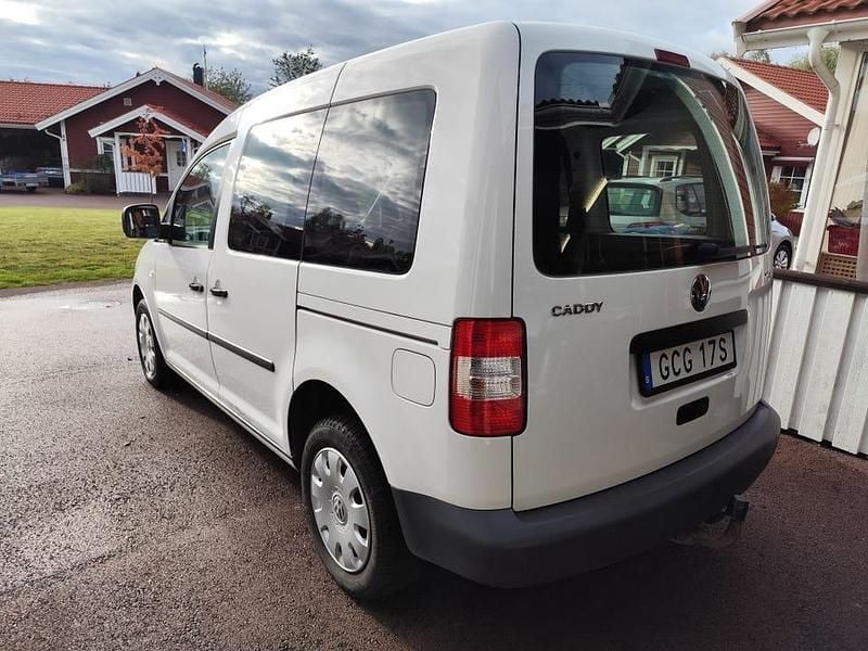 Begagnad 2010 VW Caddy Minibuss | 64 000 kr (Marknadspris) - Bild 1/4