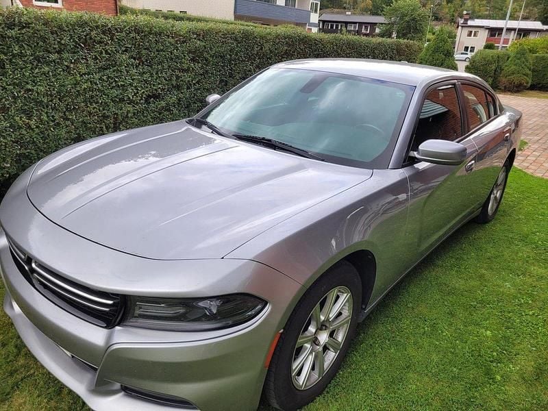 Grå Begagnad 2015 Dodge Charger Sedan | 179 000 kr (Marknadspris) - Bild 1/4