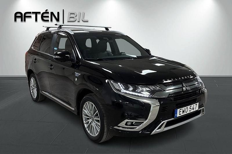Begagnad Mitsubishi Outlander P-HEV 135 HK (99 kW) 2019 Svart SUV
