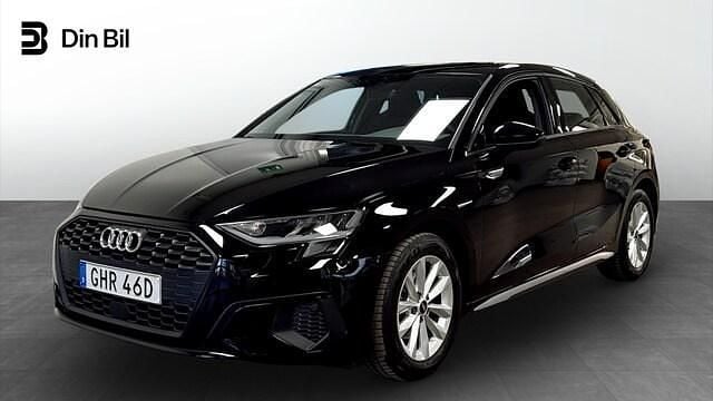 Brilliantsvart Begagnad 2023 Audi A3 Proline Sedan | 279 000 kr (Marknadspris) - Bild 1/4