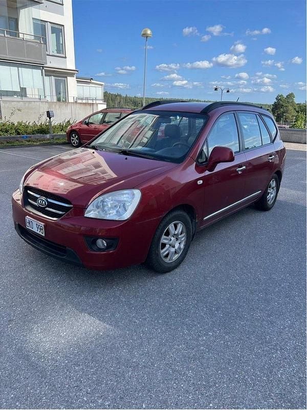 Röd Begagnad 2008 Kia Carens Minibuss | 20 000 kr (Superpris) - Bild 1/4