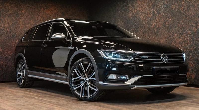 Svart Begagnad 2018 VW Passat Alltrack Kombi | 269 000 kr (Lite dyr) - Bild 1/4
