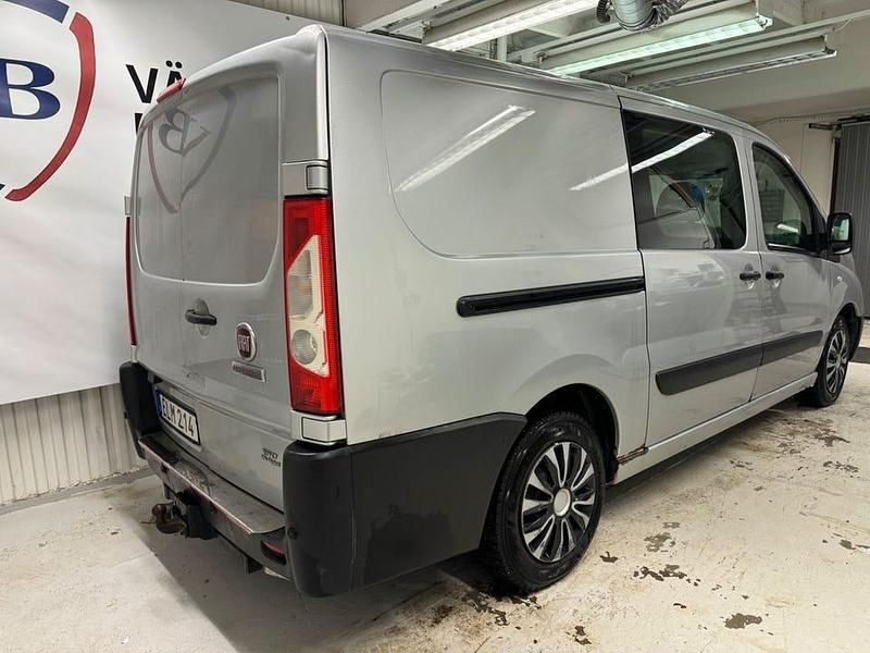 Begagnad Fiat Scudo 128 HK (94 kW) 2016 Grå Van
