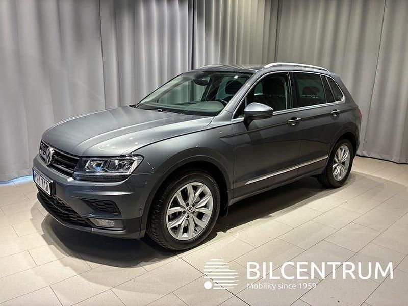 Grå Begagnad 2020 VW Tiguan SUV | 269 900 kr (Bra pris) - Bild 1/4