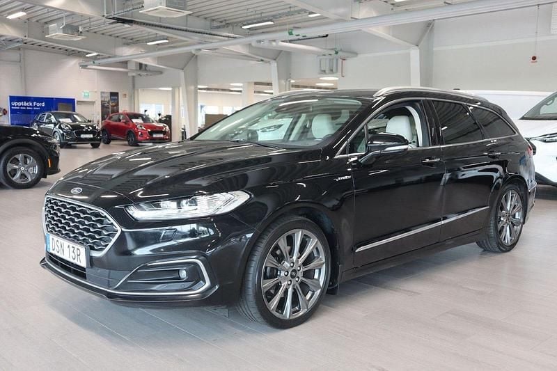 Svart Begagnad 2019 Ford Mondeo Vignale Kombi | 158 800 kr (Marknadspris) - Bild 1/4