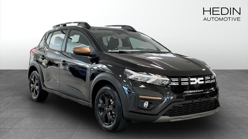 Svart (black) Ny 2025 Dacia Sandero Extreme Halvkombi | 256 200 kr (Marknadspris) - Bild 1/4