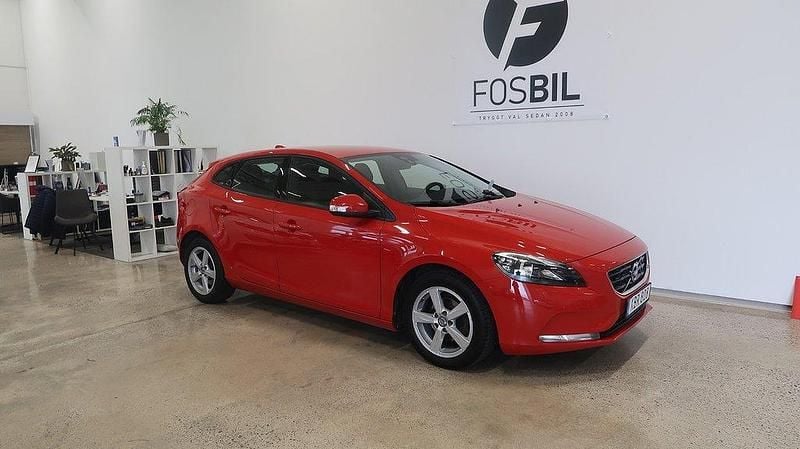Röd Begagnad 2014 Volvo V40 Kombi | 99 900 kr (Marknadspris) - Bild 1/3