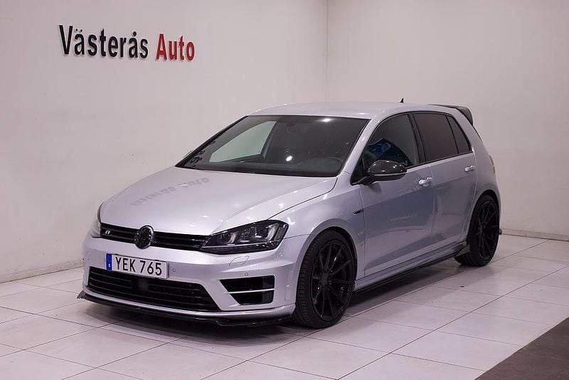 Begagnad VW Golf VII R 301 HK (221 kW) 2016 Silver Halvkombi