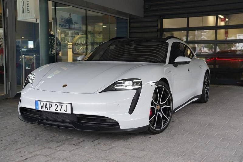 Vit Begagnad 2023 Porsche Taycan 4S Sedan | 995 000 kr (Dyr) - Bild 1/4