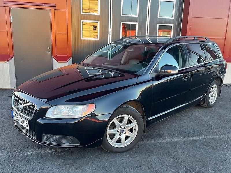 Svart Begagnad 2009 Volvo V70 Momentum Kombi | 79 900 kr (Marknadspris) - Bild 1/4