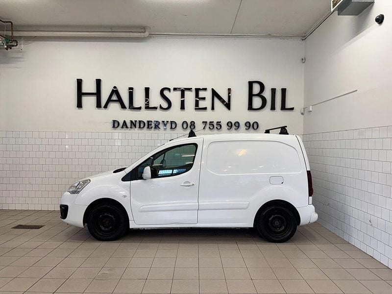 Vit Begagnad 2016 Peugeot Partner Minibuss | 64 900 kr (Marknadspris) - Bild 1/4