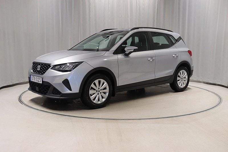 Silver Begagnad 2024 Seat Arona SUV | 198 900 kr (Marknadspris) - Bild 1/4