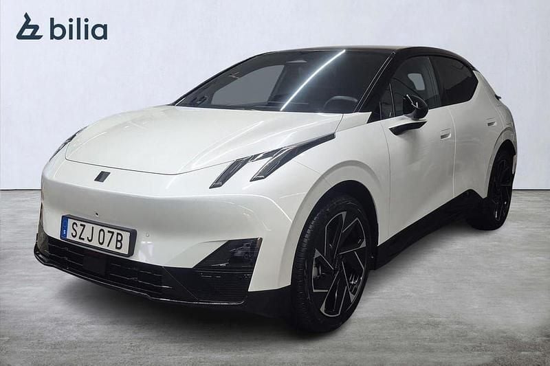 Vit Begagnad 2024 Lynk & Co 02 SUV | 429 000 kr - Bild 1/3