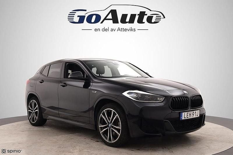 Svart Begagnad 2022 BMW X2 M Sport SUV | 309 500 kr (Marknadspris) - Bild 1/4