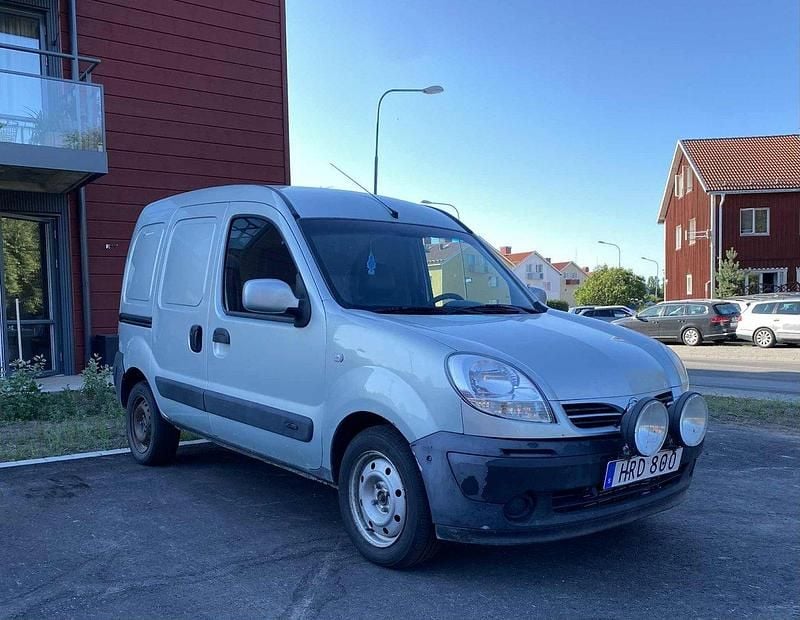 Grå Begagnad 2009 Nissan Kubistar | 15 000 kr - Bild 1/4