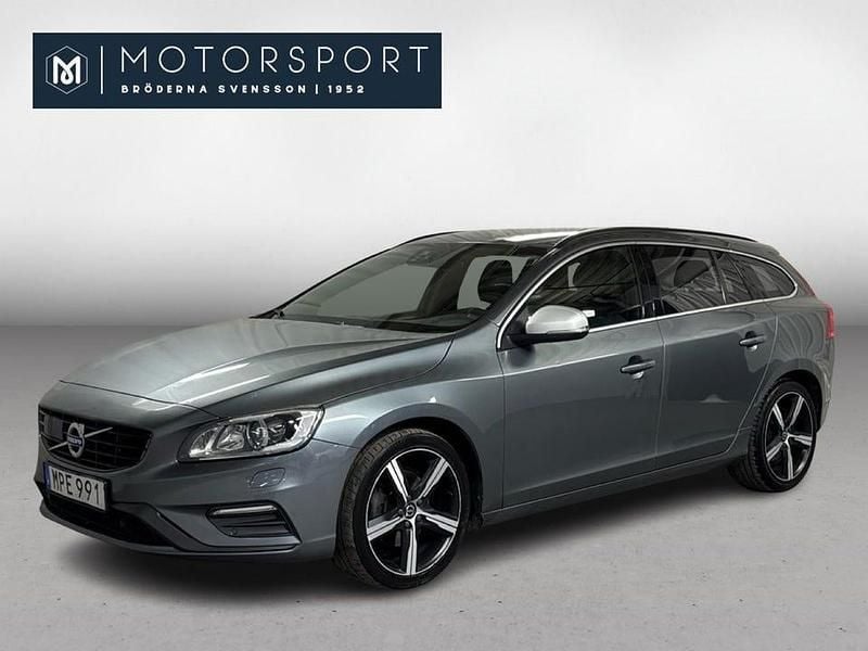 Grå Begagnad 2018 Volvo V60 R-Design Kombi | 179 900 kr (Bra pris) - Bild 1/4