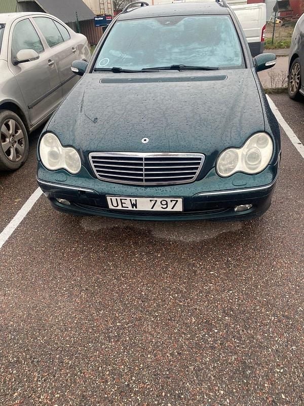 Begagnad 2003 Mercedes C200 Kombi | 5 000 kr (Marknadspris) - Bild 1/1