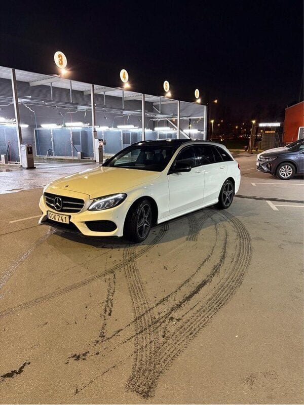 Vit Begagnad 2017 Mercedes C220 AMG line Kombi | 185 000 kr (Bra pris) - Bild 1/4