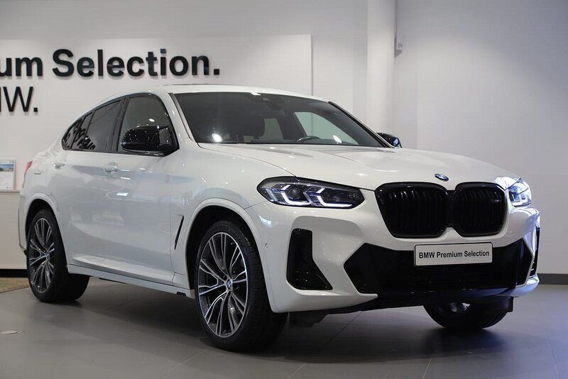 Vit Begagnad 2023 BMW X4 M Sport SUV | 739 000 kr - Bild 1/3