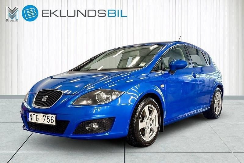 Sprint blue pearl effect Begagnad 2011 Seat Leon Style Halvkombi | 69 900 kr (Marknadspris) - Bild 1/4