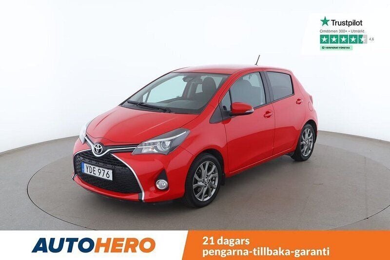 Röd Begagnad 2016 Toyota Yaris Active Halvkombi | 144 000 kr (Marknadspris) - Bild 1/4