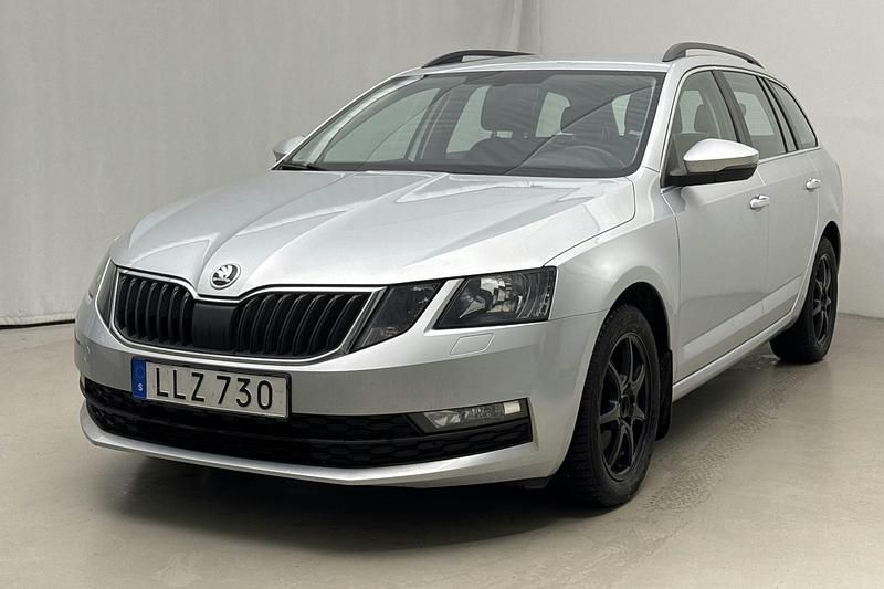 Silver Begagnad 2018 Skoda Octavia Ambition Kombi | 114 800 kr (Superpris) - Bild 1/4