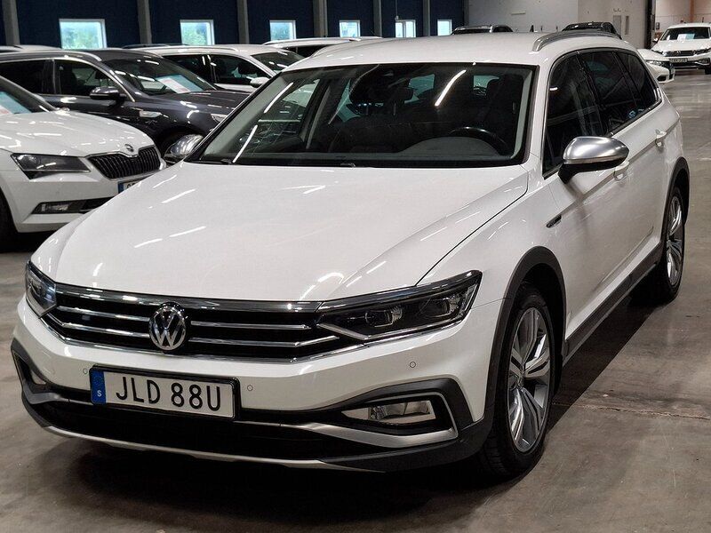 Vit Begagnad 2020 VW Passat Alltrack Kombi | 269 900 kr (Marknadspris) - Bild 1/4