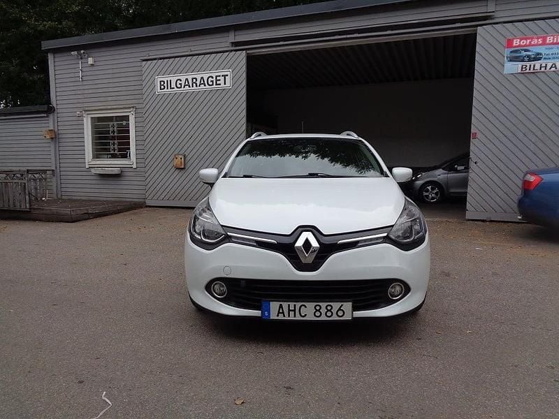 Vit Begagnad 2014 Renault Clio GrandTour Kombi | 49 900 kr (Bra pris) - Bild 1/4