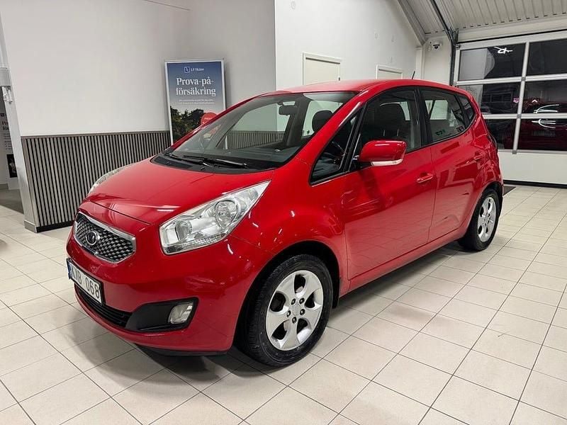 Röd Begagnad 2010 Kia Venga Comfort Halvkombi | 59 900 kr (Marknadspris) - Bild 1/4